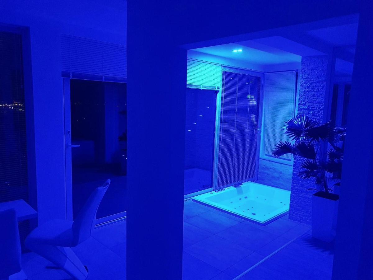 Penthouse Jacuzzi & Pool Apartmants Opatija Eksteriør bilde