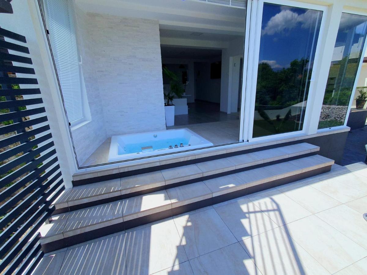 Penthouse Jacuzzi & Pool Apartmants Opatija Eksteriør bilde