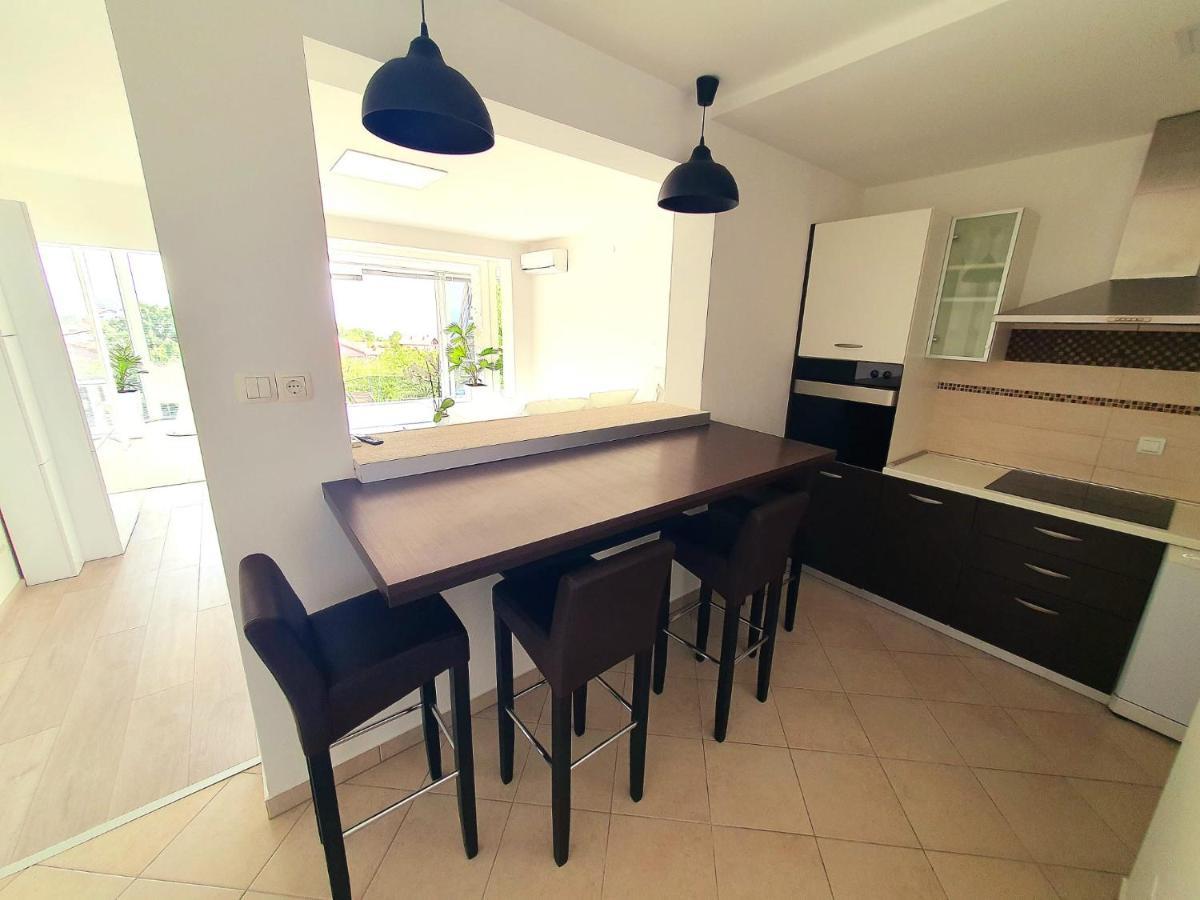 Penthouse Jacuzzi & Pool Apartmants Opatija Eksteriør bilde