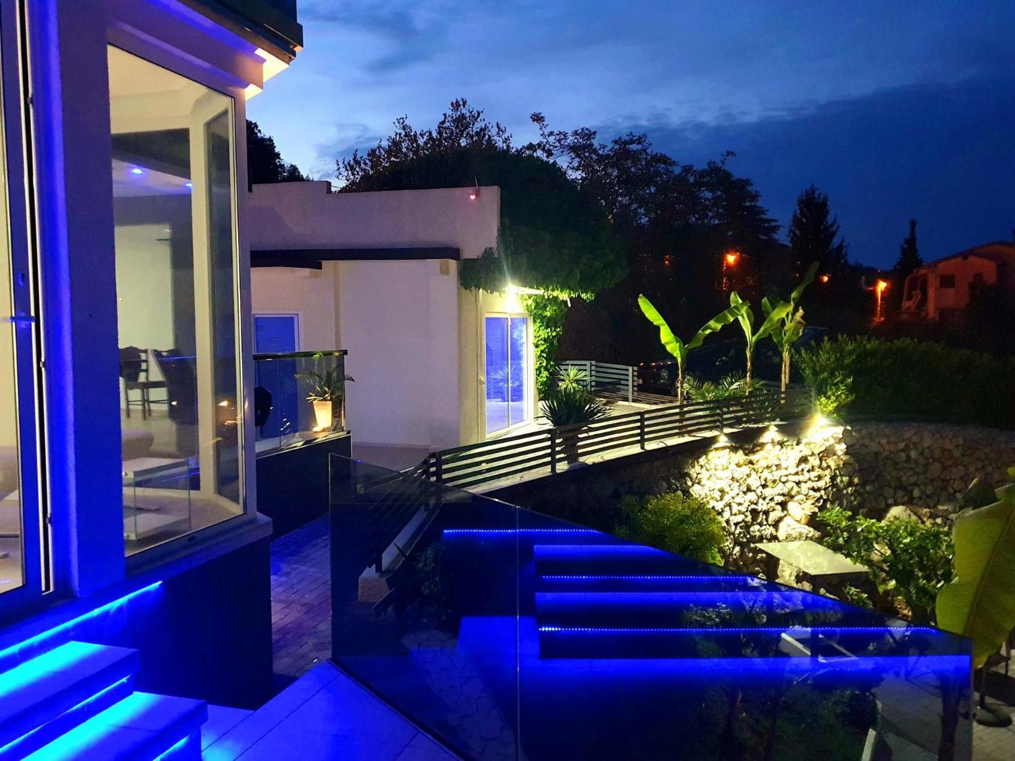 Penthouse Jacuzzi & Pool Apartmants Opatija Eksteriør bilde