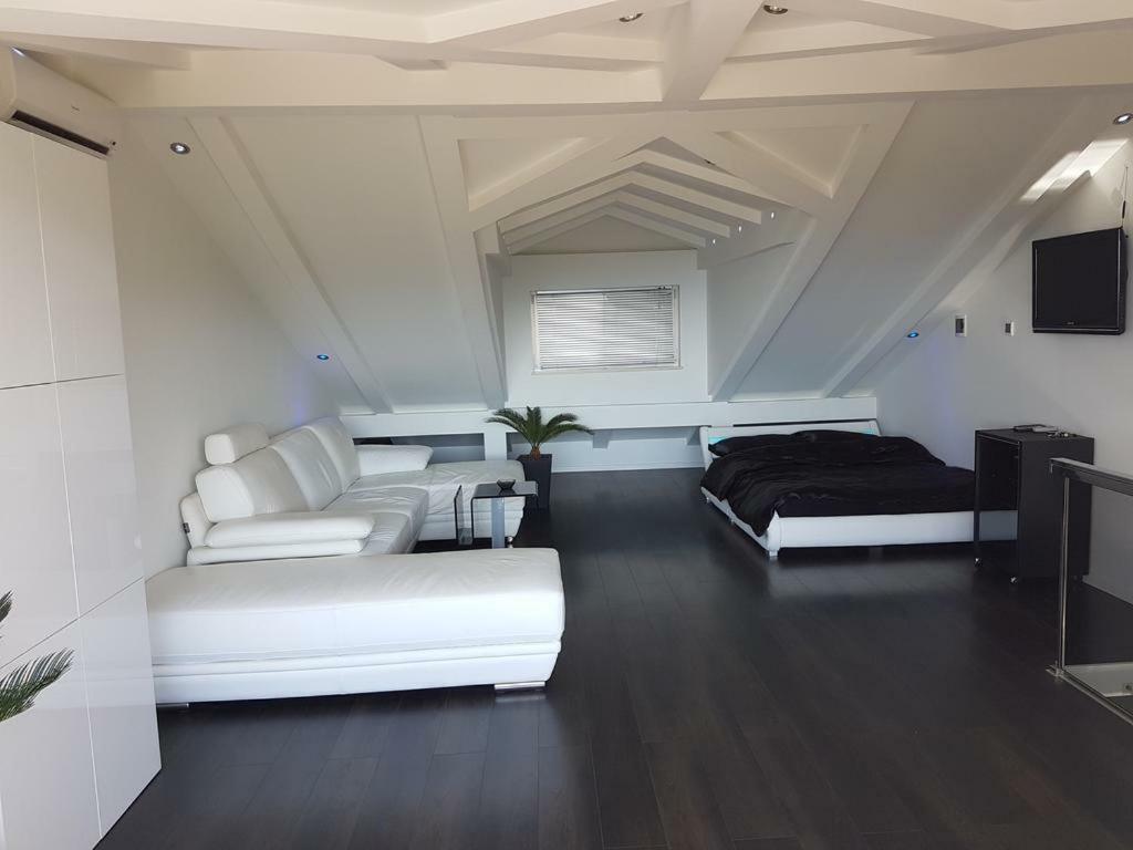 Penthouse Jacuzzi & Pool Apartmants Opatija Eksteriør bilde